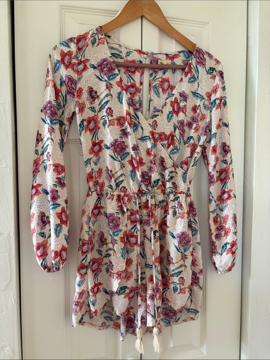 Hollister Pants - Hollister White Floral Wrap Romper with Red & Pink Blooms XS